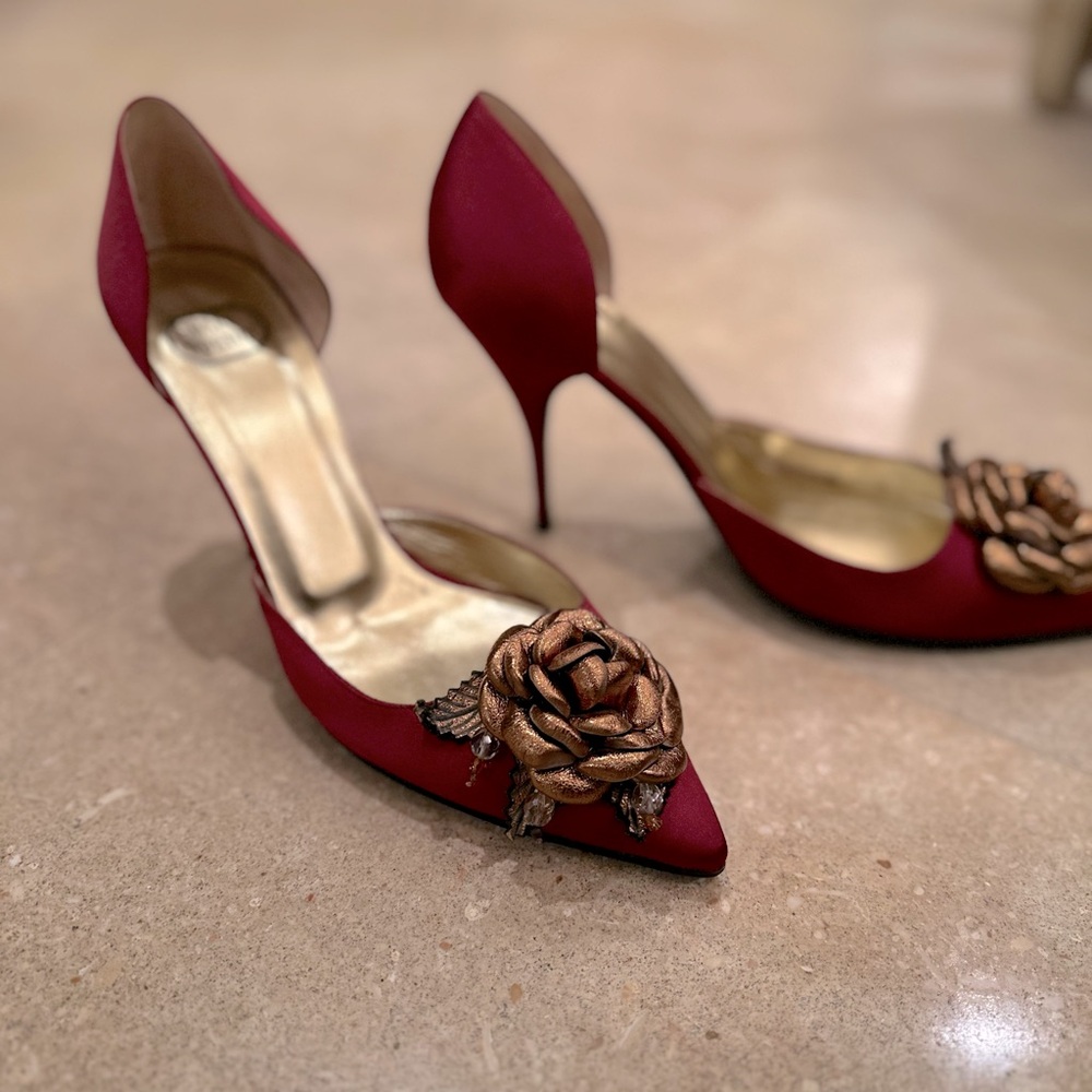 Mary Norton D’orsay satin pumps